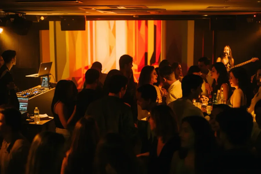 DJ oder Liveband: Was passt besser zu euch?